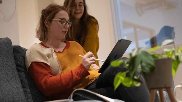 ux lab 16x9
